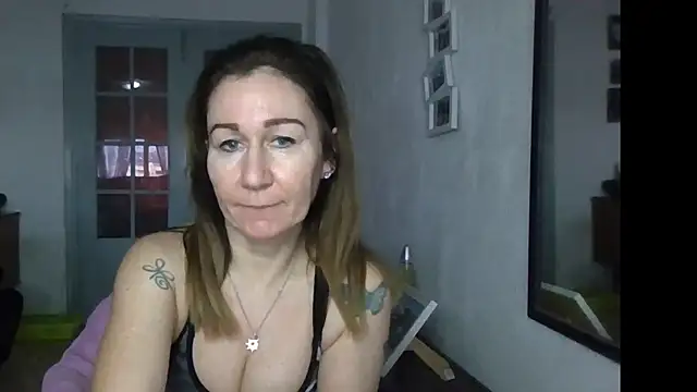 TamaraSweetxo online show from 03/11/26, 09:15