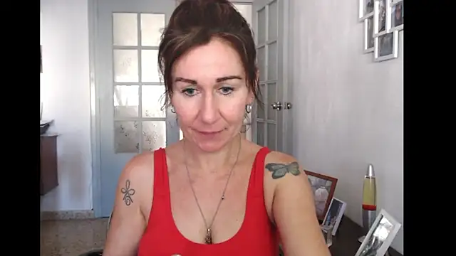 Snapshot of TamaraSweetxo chatting on 05/27/26, 04:15 TamaraSweetxo online show from 05/27/26, 04:15