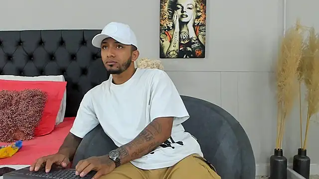 Robin Rief online show from 03/23/25, 03:21