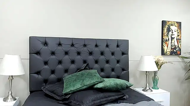 Robin Rief online show from 09/10/25, 03:17