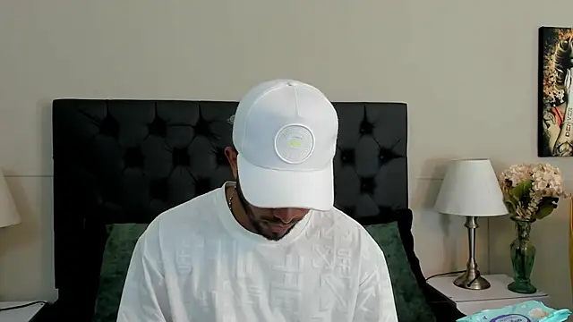 Robin Rief online show from 09/14/25, 03:16