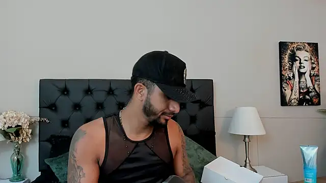 Robin Rief online show from 09/22/25, 03:19