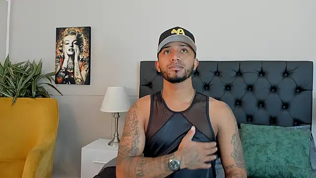 Robin Rief online show from 10/12/25, 03:27