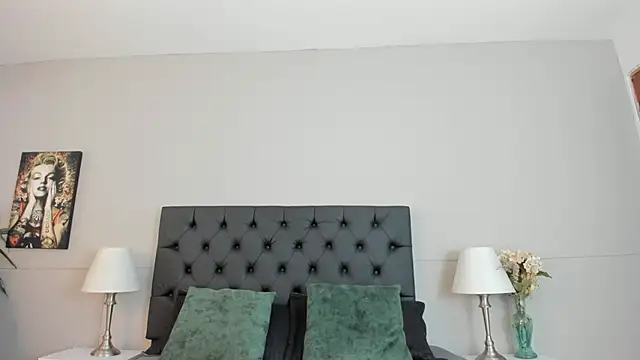 Robin Rief online show from 10/15/25, 03:06