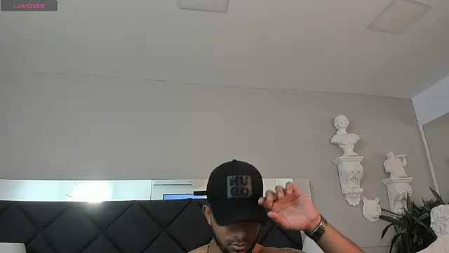 Robin Rief online show from 11/22/25, 03:38