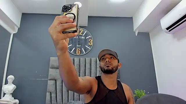 Robin Rief online show from 03/27/26, 07:35