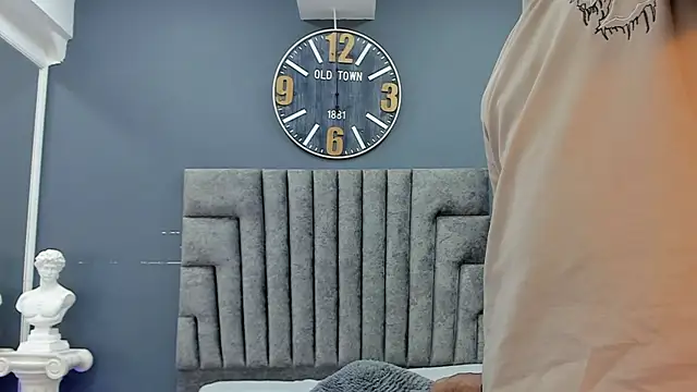 Robin Rief online show from 04/18/26, 08:20