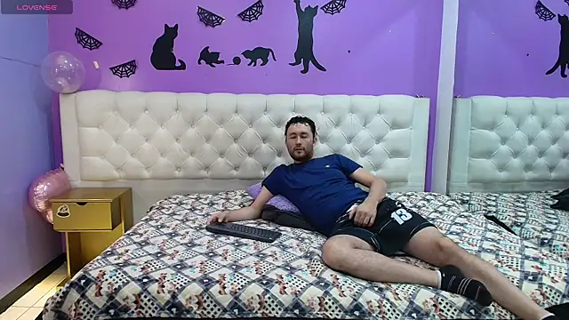 Snapshot of JeremmyAndStacy chatting on 03/17/25, 11:00 JeremmyAndStacy online show from 03/17/25, 11:00