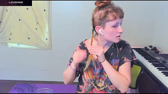  hellostormy  online show from 04/25/26, 05:21