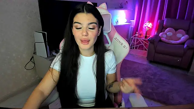 AlluringAriel online show from 10/21/25, 07:36