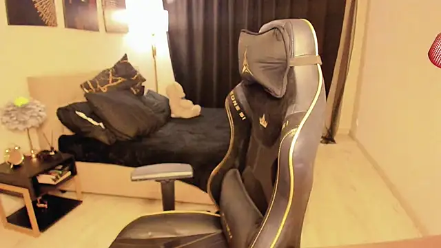 AlluringAriel online show from 03/31/26, 04:13