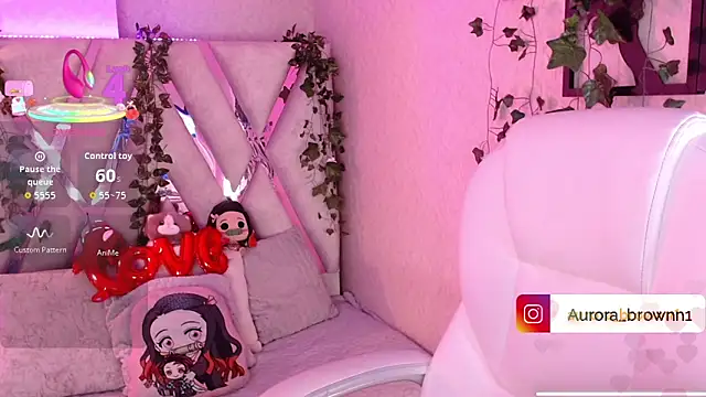 Aurora Brownn online show from 11/25/25, 04:23