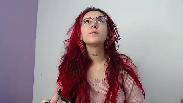 Snapshot of LatinasGoddesses_ chatting on 02/21/25, 04:51 LatinasGoddesses online show from 02/21/25, 04:51