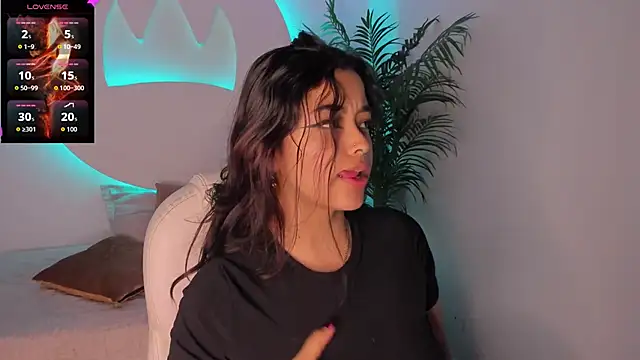 Snapshot of Ariana_Pierce chatting on 10/16/25, 11:33 Ariana Pierce online show from 10/16/25, 11:33