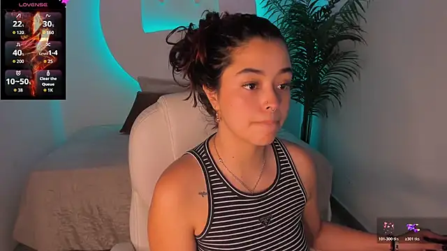 Snapshot of Ariana_Pierce chatting on 10/21/25, 12:50 Ariana Pierce online show from 10/21/25, 12:50