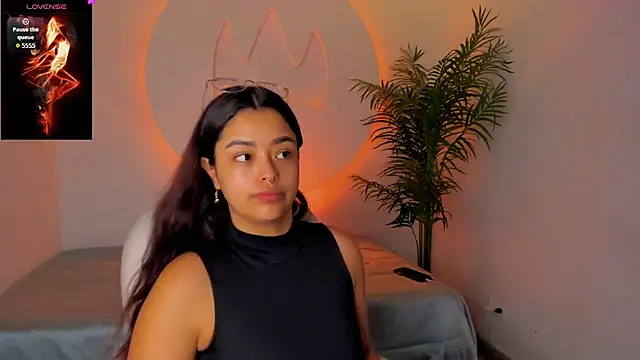 Snapshot of Ariana_Pierce chatting on 12/04/25, 12:25 Ariana Pierce online show from 12/04/25, 12:25