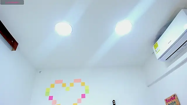 Snapshot of miaa-sofiaa chatting on 12/23/24, 07:09 miaa-sofiaa online show from 12/23/24, 07:09