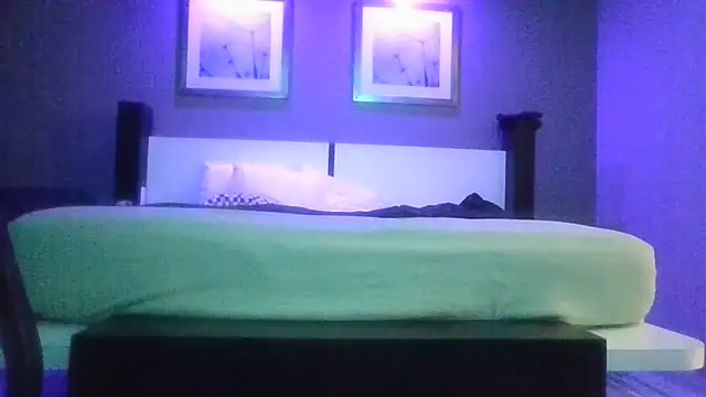 DerekPerez2025 online show from 12/21/25, 02:13