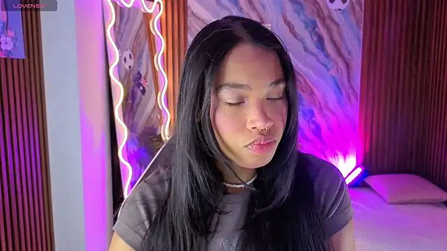 Snapshot of penelope_tay1 chatting on 07/18/26, 03:00 penelope tay1 online show from 07/18/26, 03:00