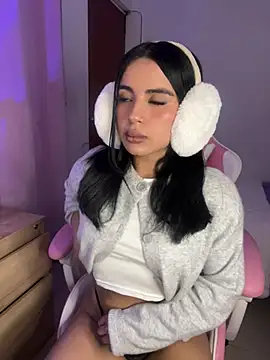 Emily-14 online show from 01/14/26, 04:29