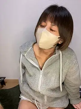 Snapshot of -anzu-o chatting on 12/23/24, 12:30 -anzu-o online show from 12/23/24, 12:30