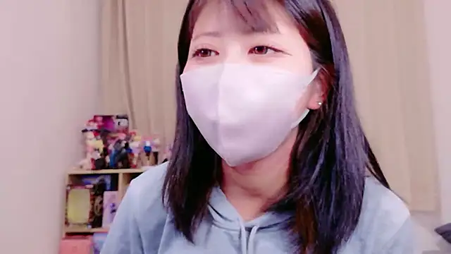 Snapshot of -anzu-o chatting on 11/05/25, 09:48 -anzu-o online show from 11/05/25, 09:48