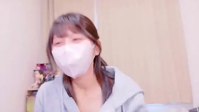 Snapshot of -anzu-o chatting on 11/15/25, 01:25 -anzu-o online show from 11/15/25, 01:25