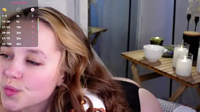 Snapshot of FalineDowlen chatting on 01/26/25, 04:30 FalineDowlen online show from 01/26/25, 04:30