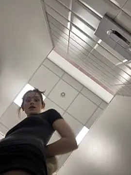 Mia Mia M online show from 03/10/26, 01:27