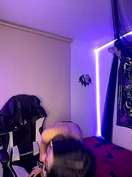 vampy dolll online show from 12/14/25, 08:41