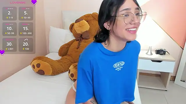 Snapshot of jaade_evergreen chatting on 11/10/25, 06:18 jaade evergreen online show from 11/10/25, 06:18