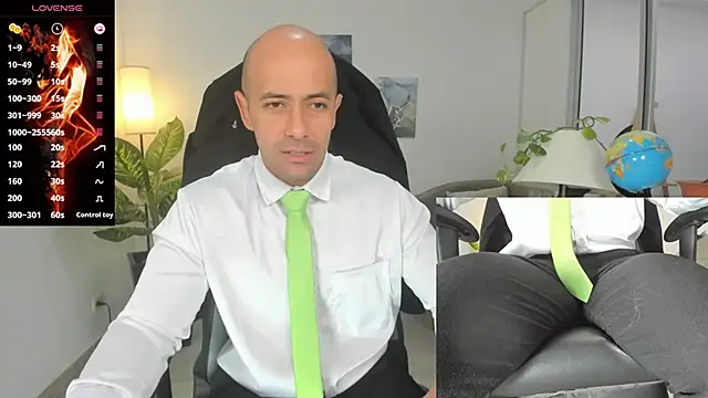 Snapshot of ryan_master_ chatting on 12/23/24, 12:30 ryan master online show from 12/23/24, 12:30