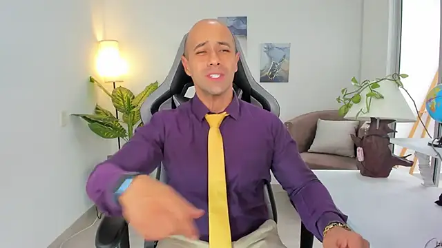 Snapshot of ryan_master_ chatting on 12/24/24, 04:30 ryan master online show from 12/24/24, 04:30