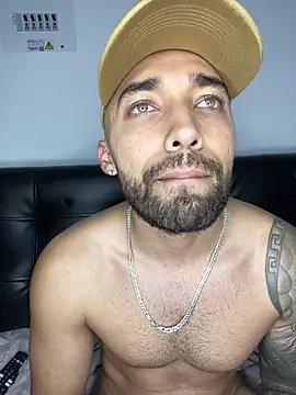 Sweet and caramel online show from 02/06/25, 10:43