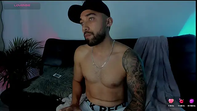 Sweet and caramel online show from 03/06/25, 11:09