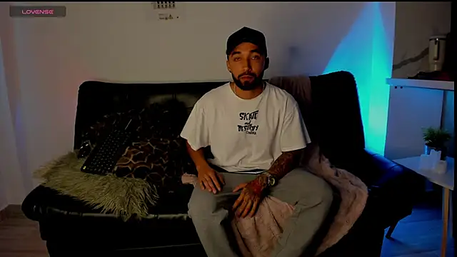 Sweet and caramel online show from 03/10/25, 09:40