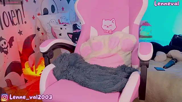 Lenneval1 online show from 10/11/25, 02:11