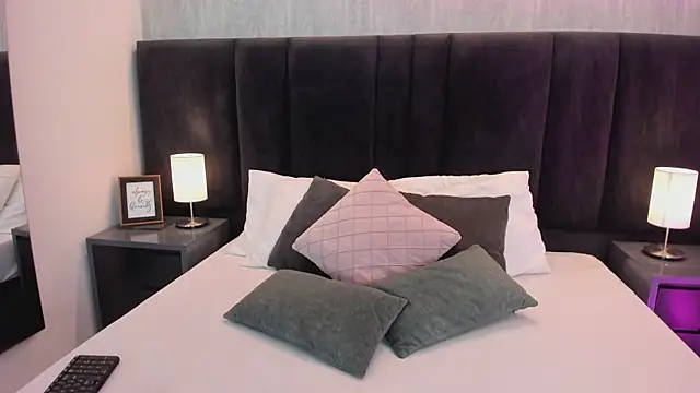 Snapshot of Freyaa__ chatting on 09/29/25, 09:19 Freyaa online show from 09/29/25, 09:19