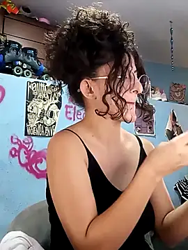 LoveElectra online show from 12/16/25, 08:58