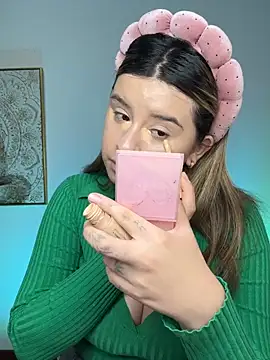 Snapshot of SaraBraun_ chatting on 07/16/26, 04:02 SaraBraun online show from 07/16/26, 04:02