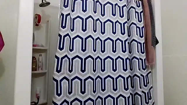 Snapshot of LuckiXCX chatting on 12/19/25, 11:45 LuckiXCX online show from 12/19/25, 11:45