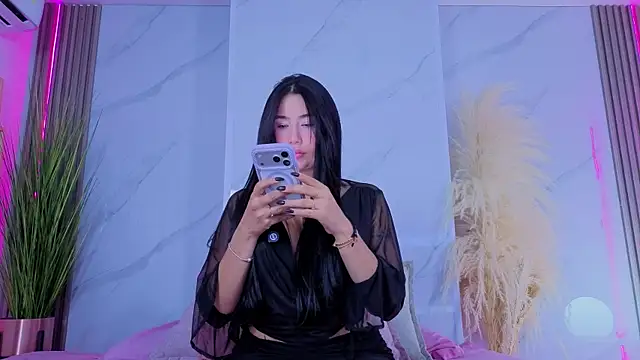 Snapshot of Chlooee__ chatting on 04/28/26, 01:26 Chlooee online show from 04/28/26, 01:26