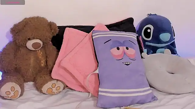 Snapshot of Any_Roussee chatting on 01/04/25, 02:46 Any Roussee online show from 01/04/25, 02:46