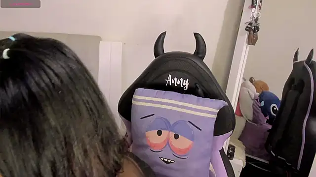 Snapshot of Any_Roussee chatting on 03/15/25, 04:57 Any Roussee online show from 03/15/25, 04:57