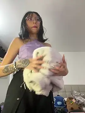 Snapshot of Any_Roussee chatting on 09/18/25, 11:40 Any Roussee online show from 09/18/25, 11:40