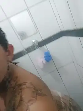 Snapshot of baixinhaloira chatting on 01/11/25, 01:06 baixinhaloira online show from 01/11/25, 01:06