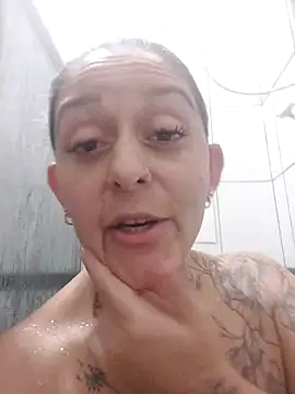 Snapshot of baixinhaloira chatting on 11/01/25, 03:30 baixinhaloira online show from 11/01/25, 03:30