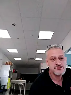 Husoban online show from 12/17/25, 03:18