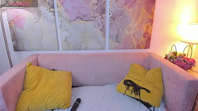 Snapshot of RachelPirce chatting on 01/28/25, 12:00 RachelPirce online show from 01/28/25, 12:00