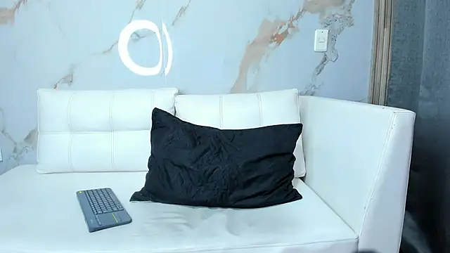 Milaspetite online show from 02/19/25, 12:25